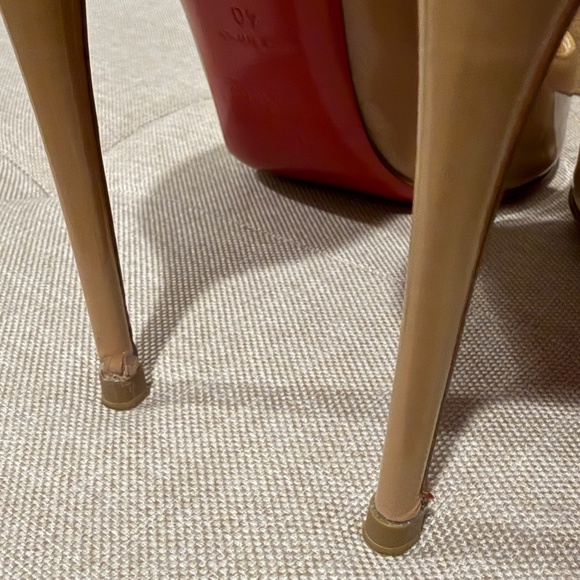 Authentic Christian Louboutin Pigalle Follies 100 Patent Pumps Nude EU40/US8-8.5 - Picture 5 of 11